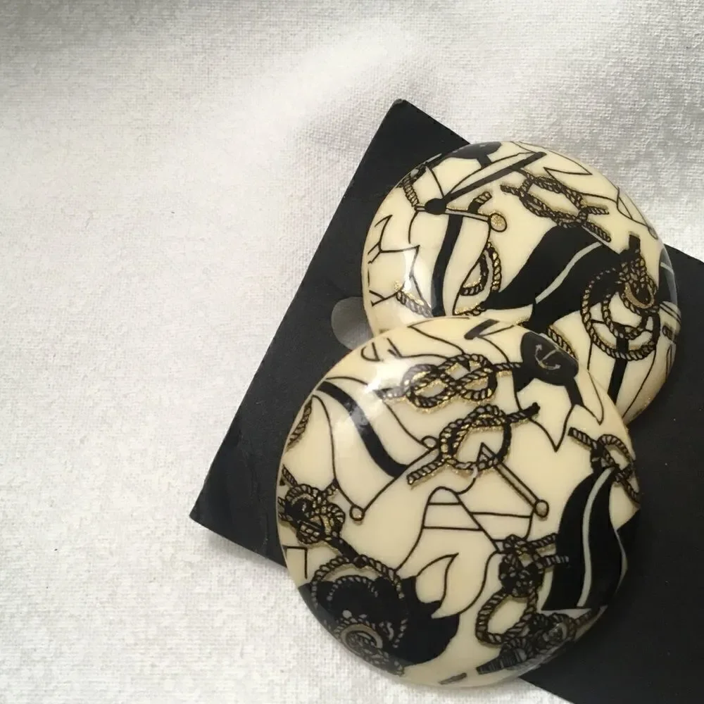 N/A black print
